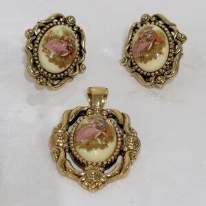 Vintage Gold tone Art deco Set of Earrings and pendant